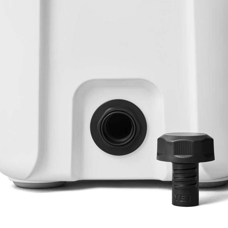 ROADIE® 15 HARD COOLER - WHITE/BLUE