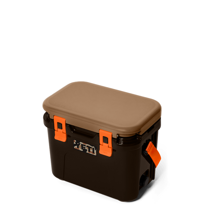 ROADIE® 15 HARD COOLER - WETLANDS/CAMO