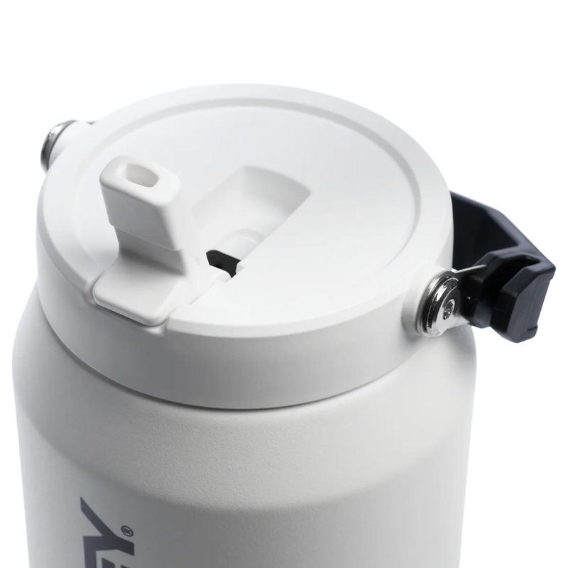 STANLEY FLIP STRAW JUG | 64 OZ